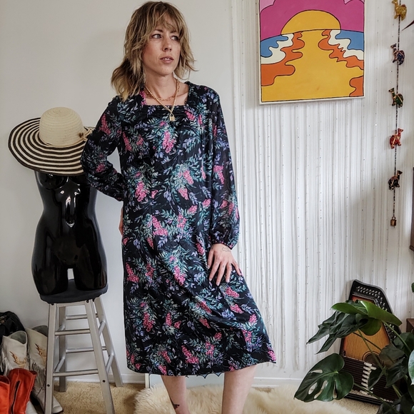 Vintage Floral House Dress Nightgown - Picture 6 of 14